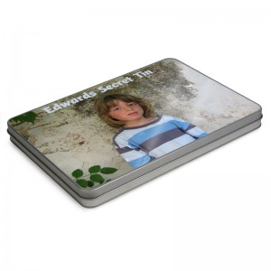 boîte en métal personnalisée avec une photo de garçon et son prénom